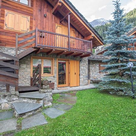 Joivy Big Flat For 6 With Backyard And Parking In Courmayeur Apartman Kültér fotó