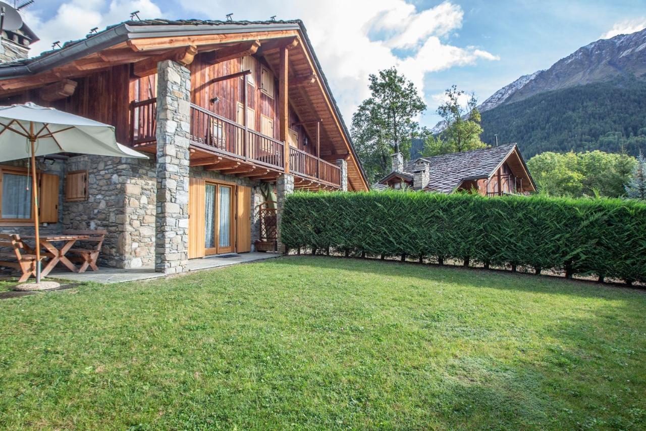 Joivy Big Flat For 6 With Backyard And Parking In Courmayeur Apartman Kültér fotó